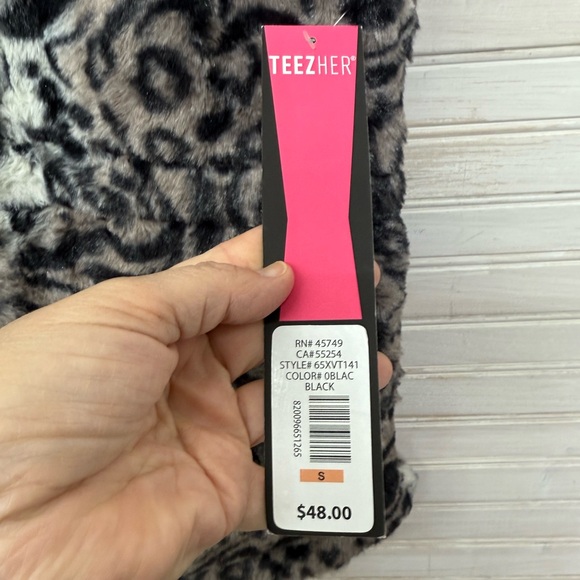 Reversible Leopard Print Faux Fur & Black Quilted Vest - Picture 3 of 8